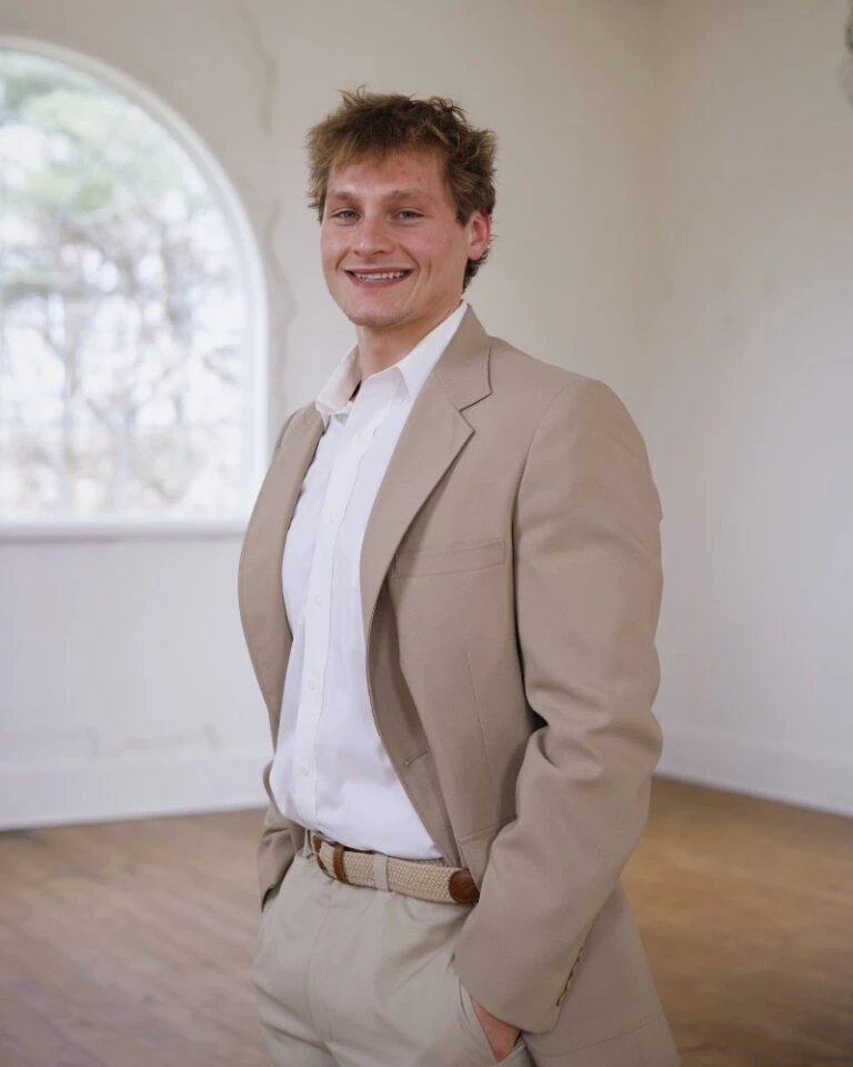 Alex Ray Headshot